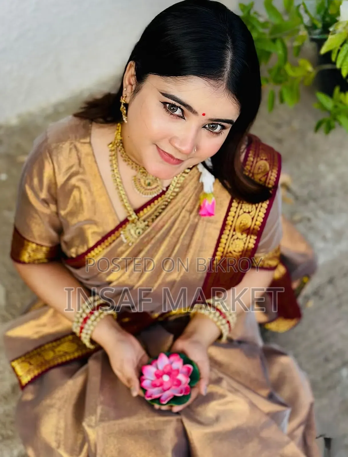 পূজা হিট লামা শাড়ি উইথ ব্লাউজ পিস