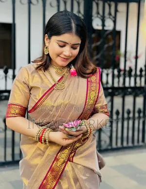 পূজা হিট লামা শাড়ি উইথ ব্লাউজ পিস