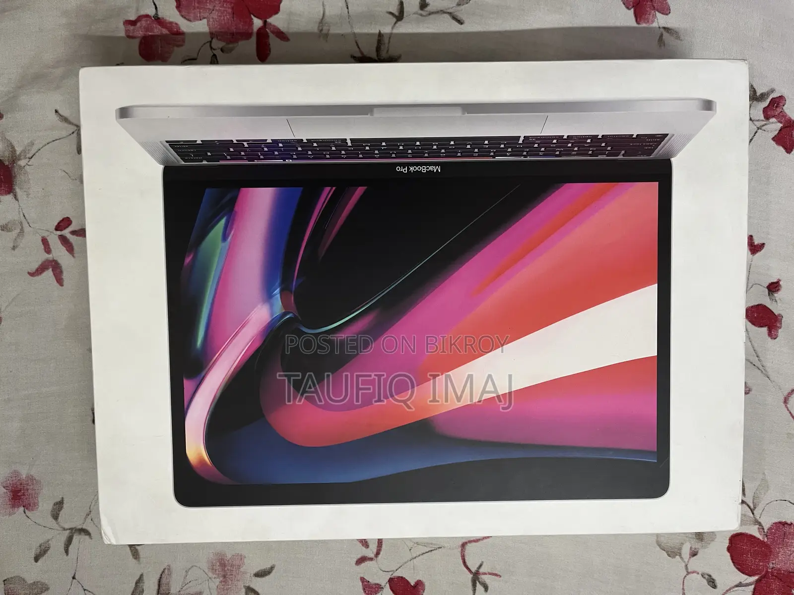 New Laptop Apple MacBook Pro 2020 M1 8GB Apple M1 SSD 256GB