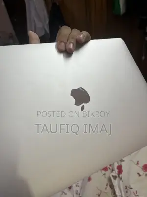 New Laptop Apple MacBook Pro 2020 M1 8GB Apple M1 SSD 256GB