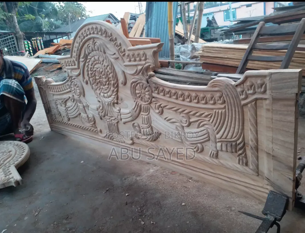 ৬ ফিট বাই ৭ ফিট বক্স খাট