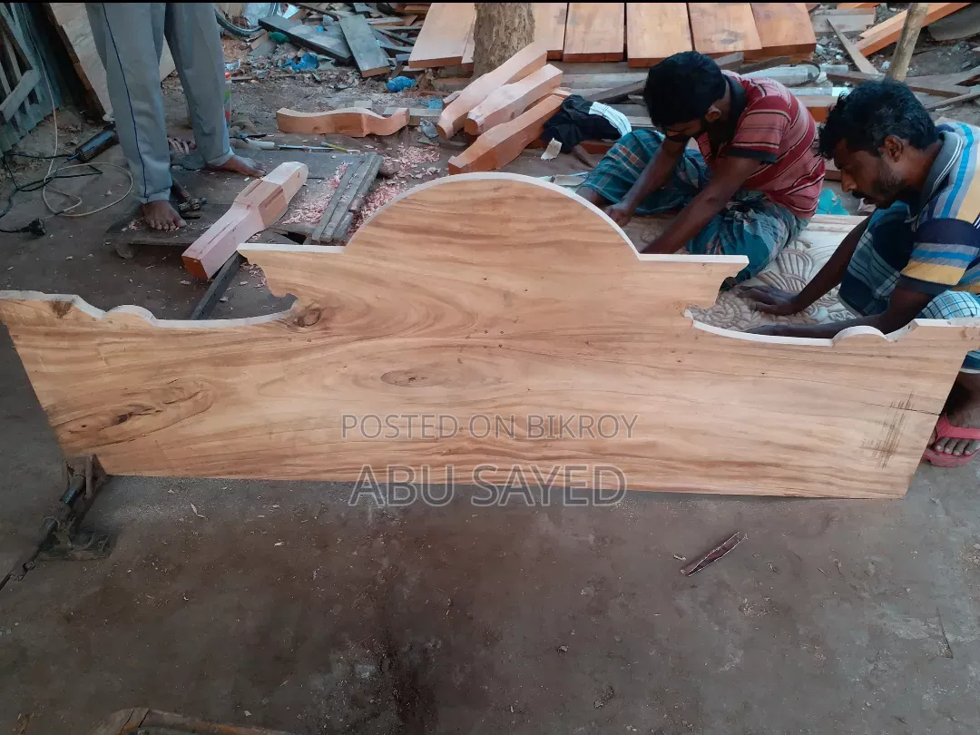 ৬ ফিট বাই ৭ ফিট বক্স খাট