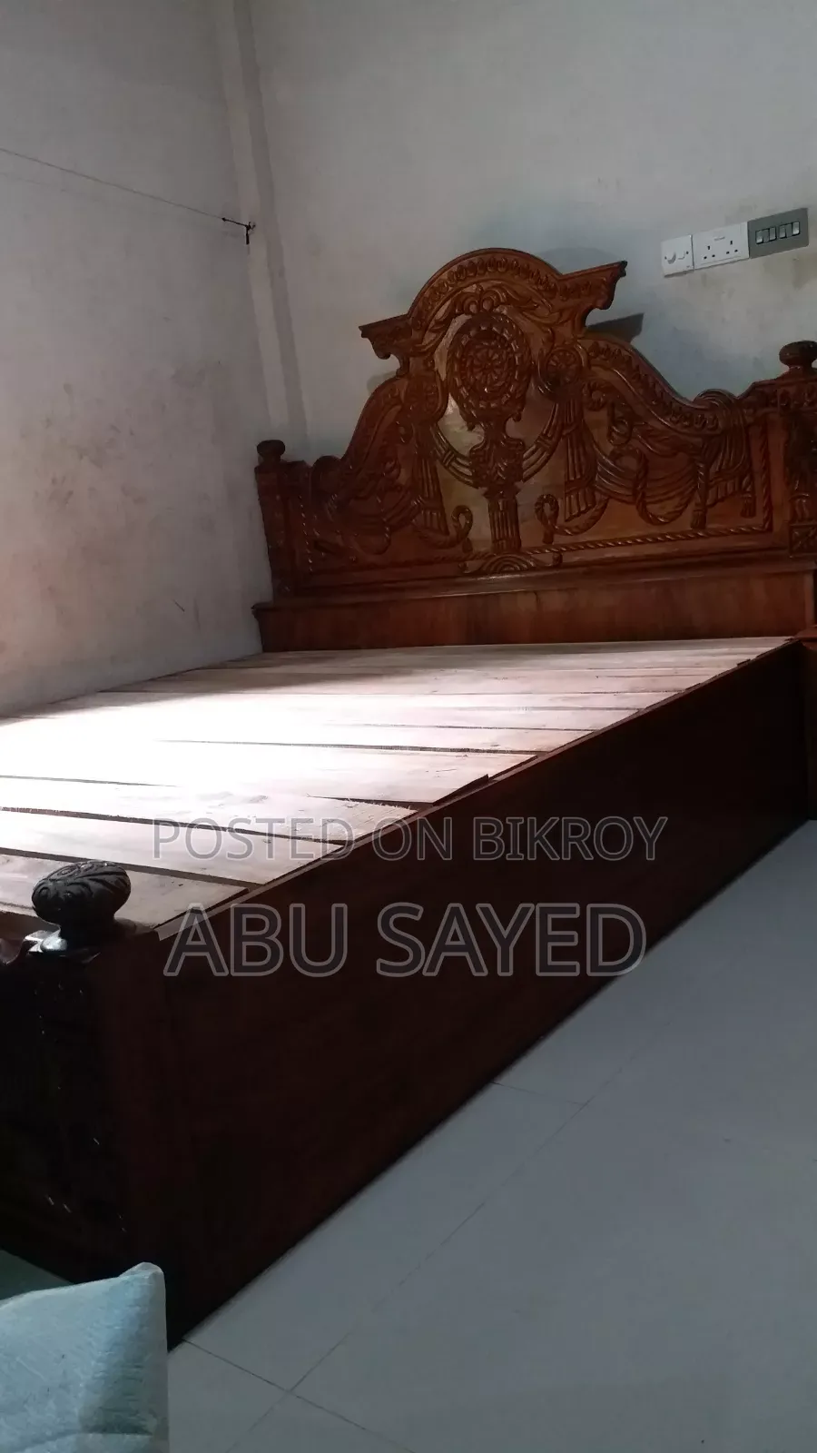 ৬ ফিট বাই ৭ ফিট বক্স খাট