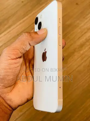 অ্যাপল আইফোন ১৩ ১২৮ জিবি হোয়াইট