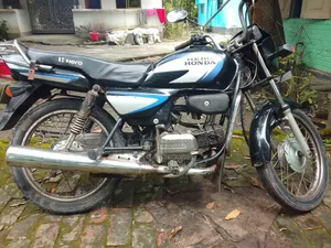 হিরো ডন ১২৫ ২০১৮ কালো