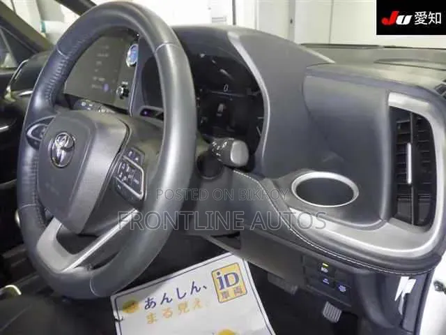 Toyota Noah 2022 Pearl