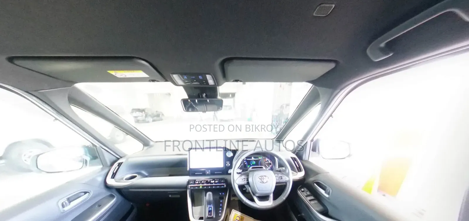 Toyota Noah 2022 Pearl