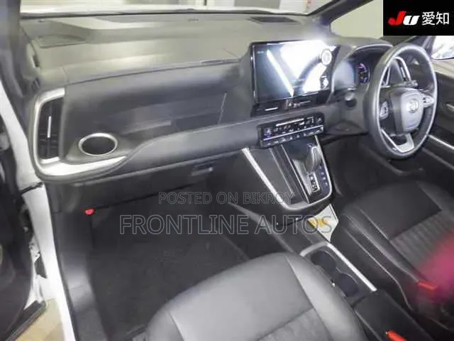 Toyota Noah 2022 Pearl