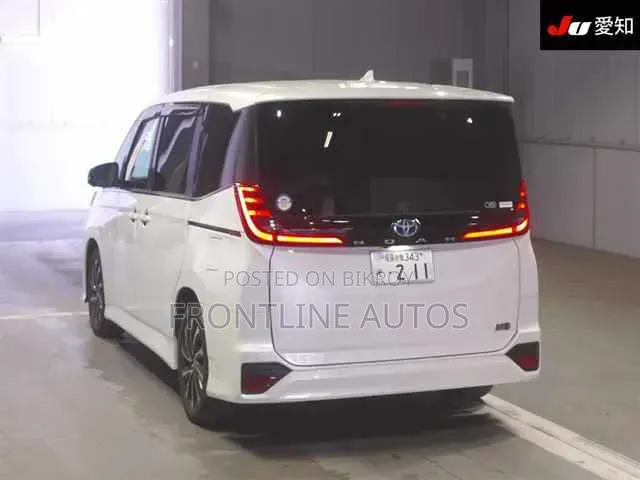 Toyota Noah 2022 Pearl