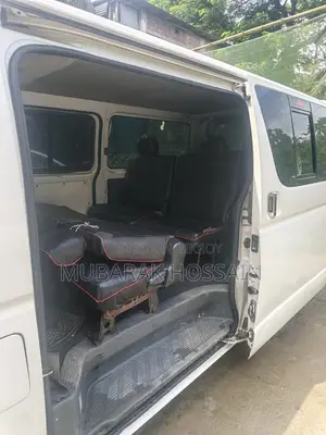 Toyota HiAce 2010 White