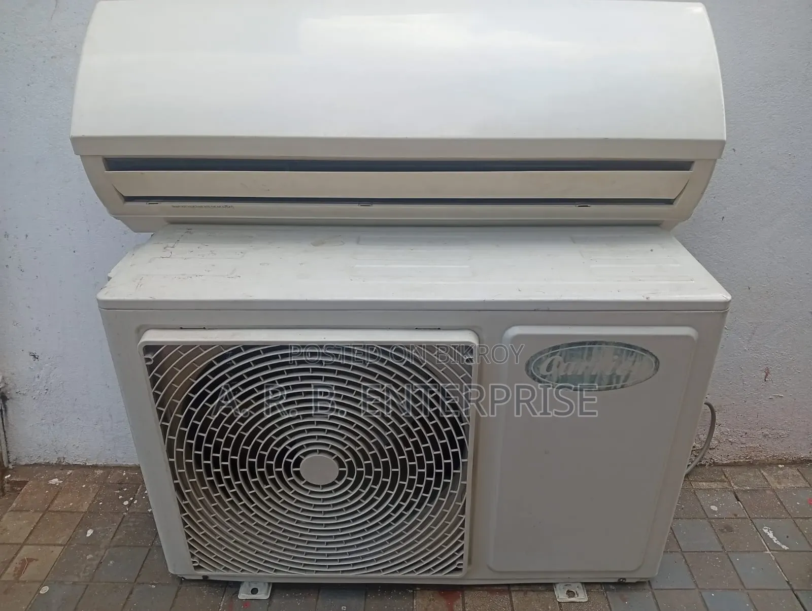 Carrier 1.5 Ton AC R22 Gas