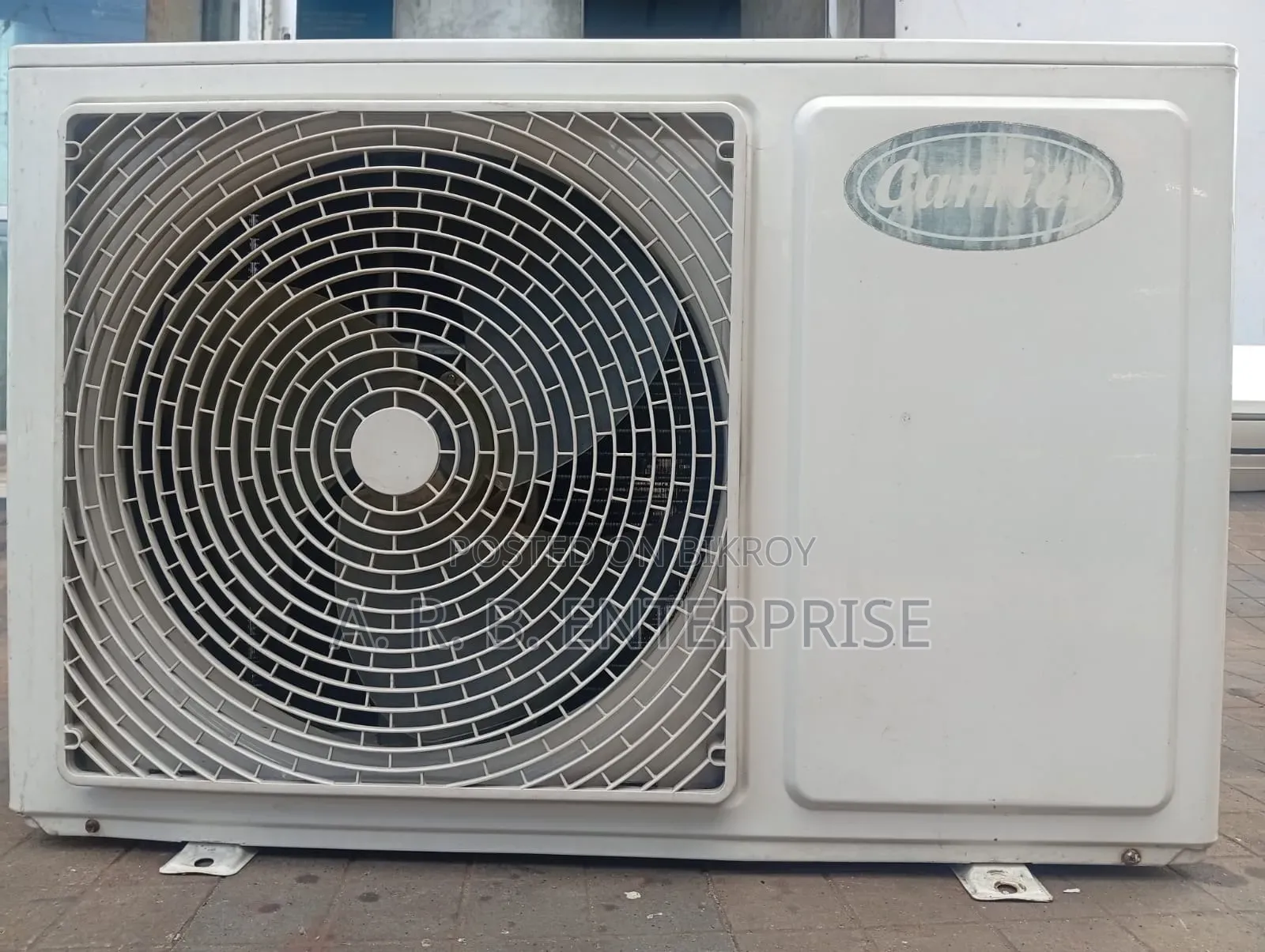 Carrier 1.5 Ton AC R22 Gas