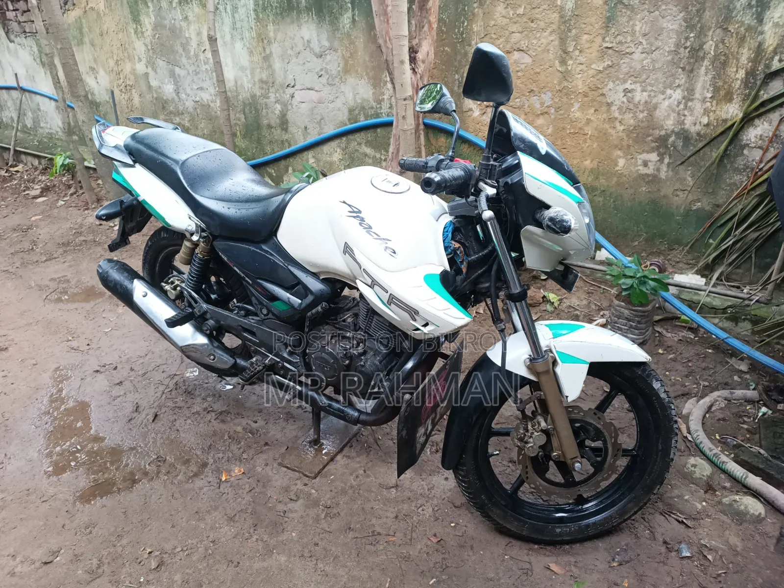 TVS Apache 180 RTR 2014 White