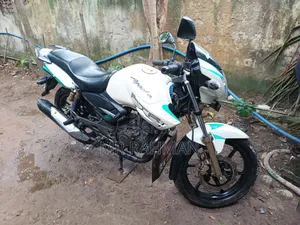 TVS Apache 180 RTR 2014 White