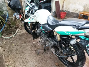 TVS Apache 180 RTR 2014 White
