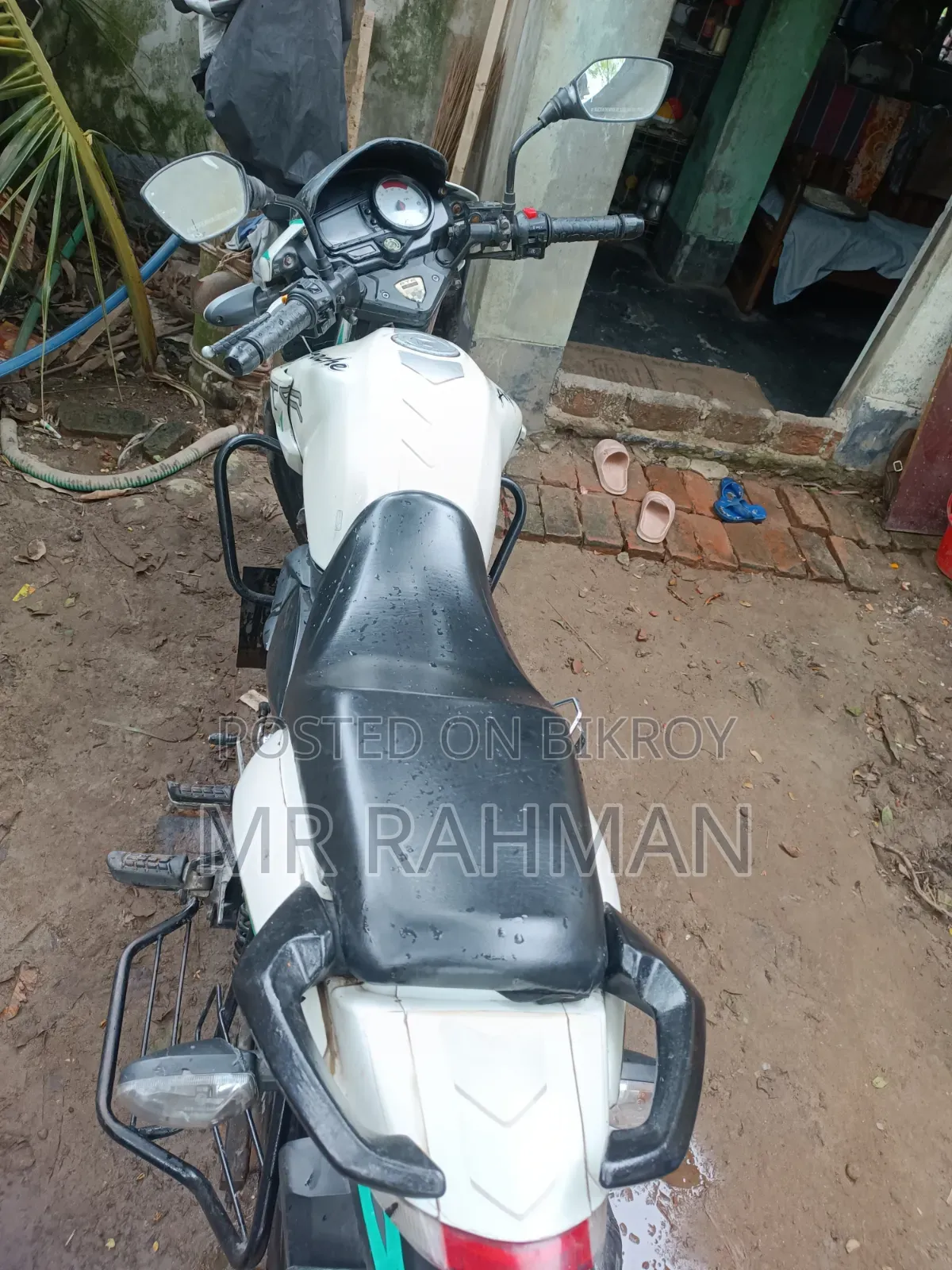 TVS Apache 180 RTR 2014 White