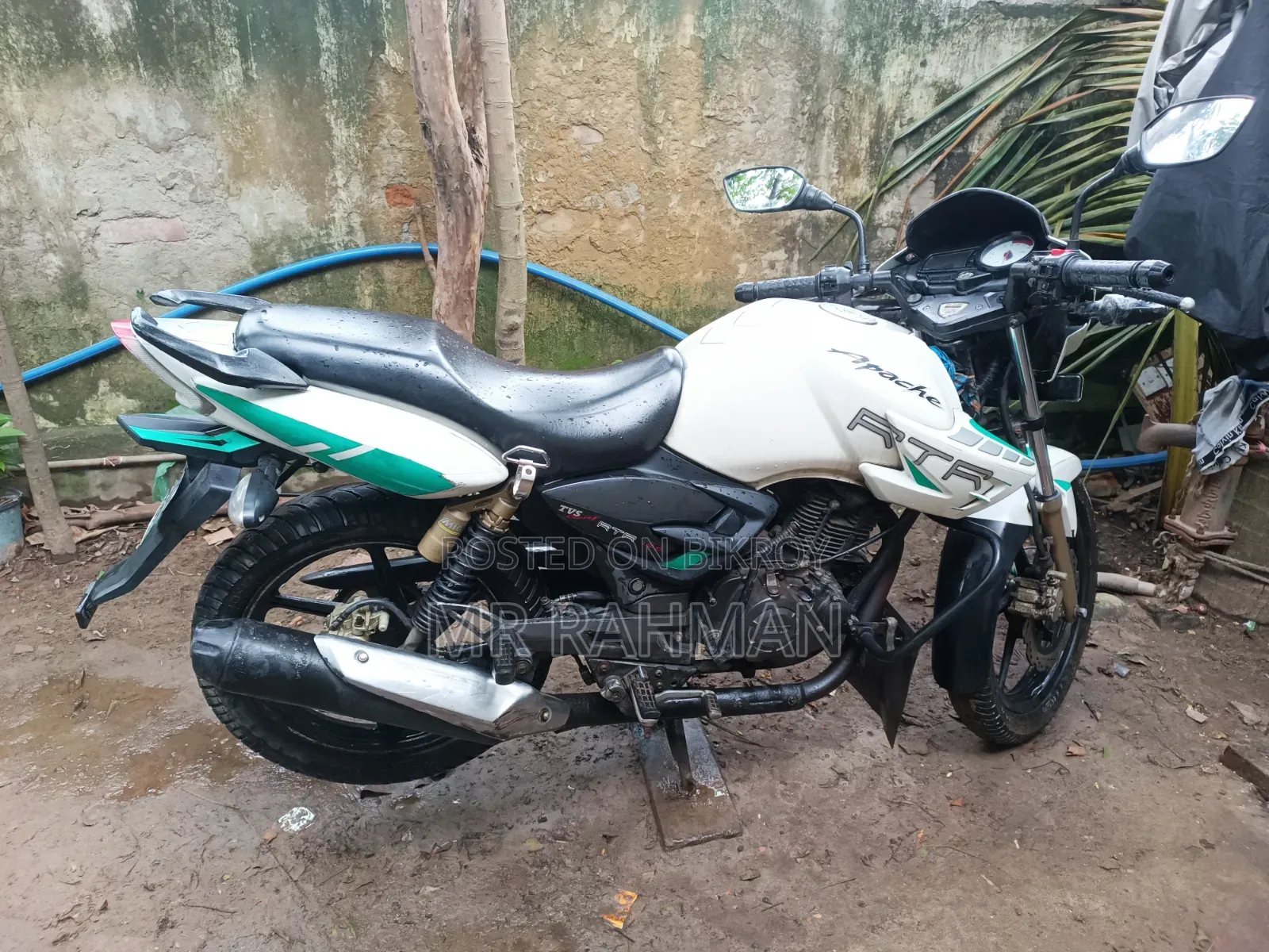 TVS Apache 180 RTR 2014 White