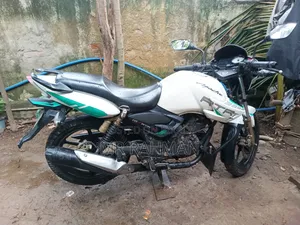 TVS Apache 180 RTR 2014 White