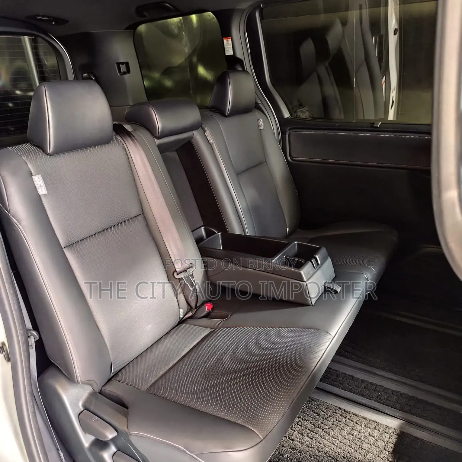 Toyota Esquire 2.0 AWD (7 Seater) 2021 Pearl