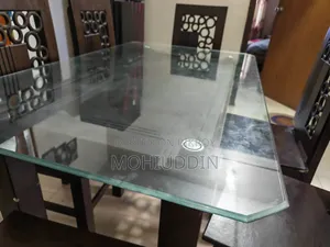 ডাইনিং টেবিল