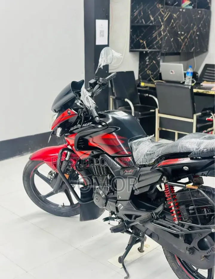 Hero Hunk 2021 Black