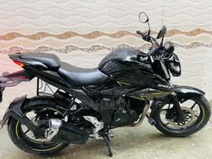 সুজুকি জিক্সার ২০২৪ কালো