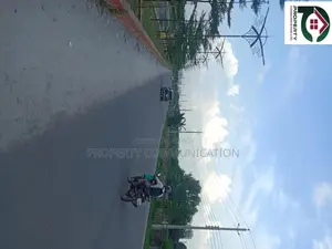 প্রিমিয়াম জমি বিক্রয়ের জন্য - বসুন্ধরা আবাসিক এলাকা, ব্লক এল, দক্ষিণমুখী