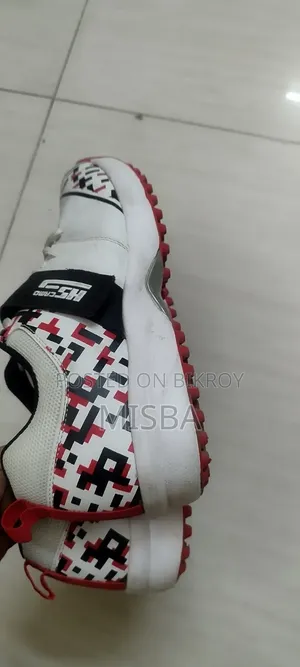 HS Sports / Cricket Shoes (Excellent Condition)