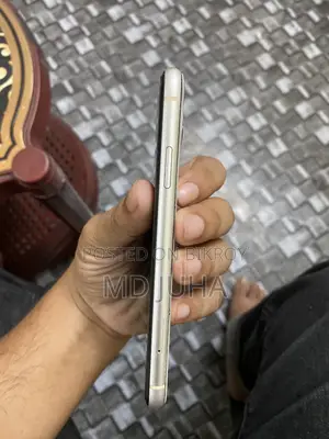 অ্যাপল আইফোন ১১ ৬৪ জিবি হোয়াইট