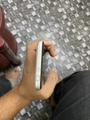 অ্যাপল আইফোন ১১ ৬৪ জিবি হোয়াইট