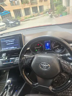 Toyota C-HR 2017 Maroon