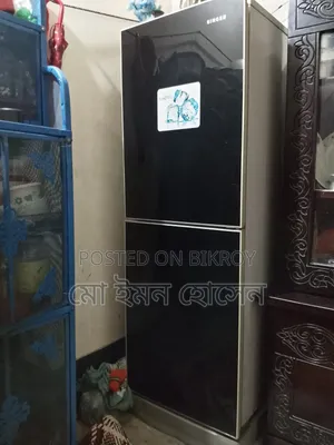 খুব ভালো মানের একটা ফ্রীজ বিক্রি করা হবে