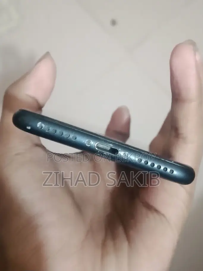 অ্যাপল আইফোন ৭ ৩২ জিবি ব্ল্যাক