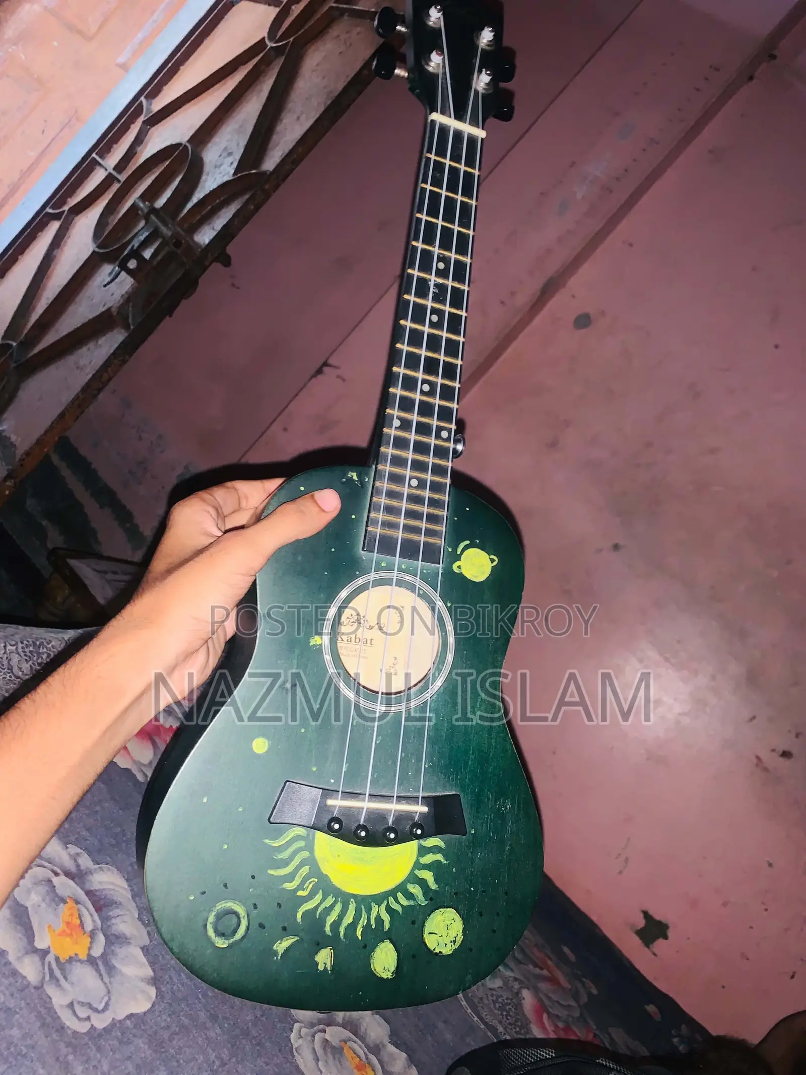 ইউকুলেলে বিক্রয়