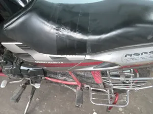 হিরো গ্ল্যামার ২০১০ কালো