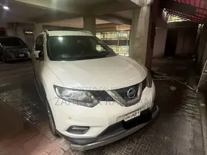Nissan X-Trail 2.0 Petrol Four-Wheel Drive 2014 Pearl