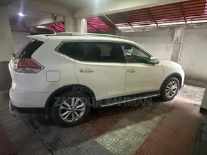 Nissan X-Trail 2.0 Petrol Four-Wheel Drive 2014 Pearl