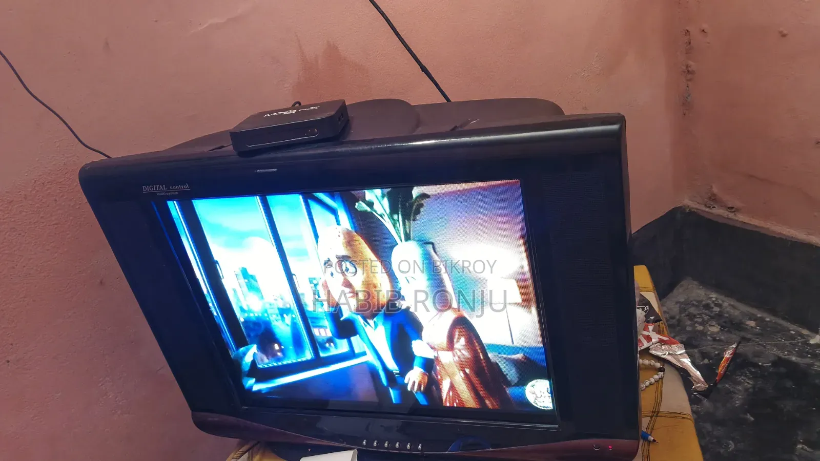 21 Inch TV + TV Box