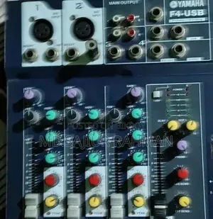 Yamaha 4 Channel Mixer