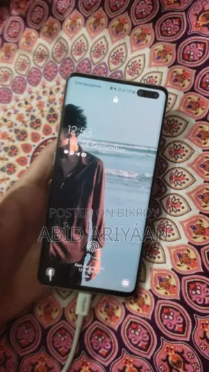 স্যামসাং গ্যালাক্সি এস১০ ৫জি ২৫৬ জিবি হোয়াইট