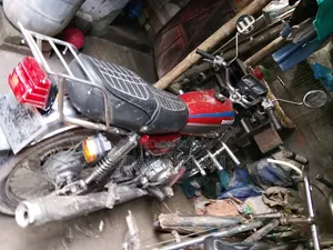 Honda CG110 2000 Red