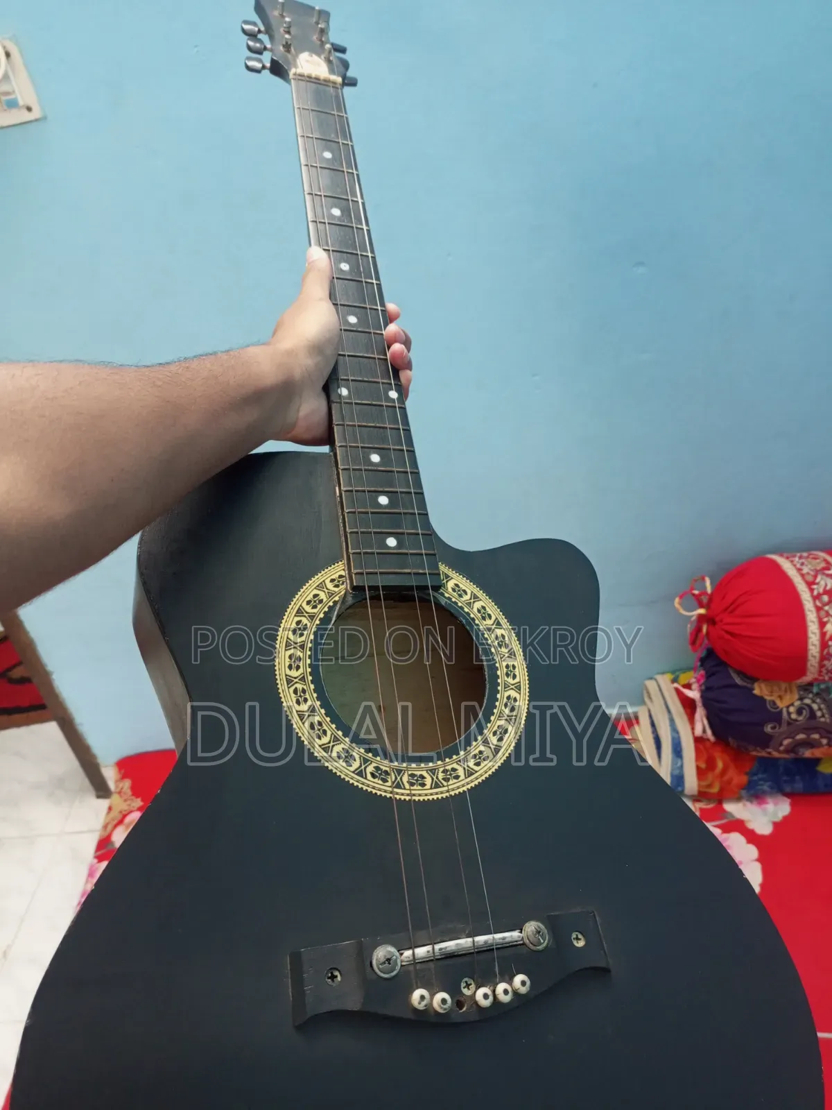 Acoustic Guiter for Sale