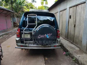 Mitsubishi Pajero 2001