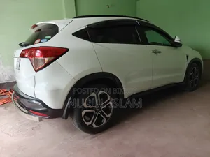 হোন্ডা ভেজেল ১.৫ ২ডব্লিউডি ২০১৪ হোয়াইট