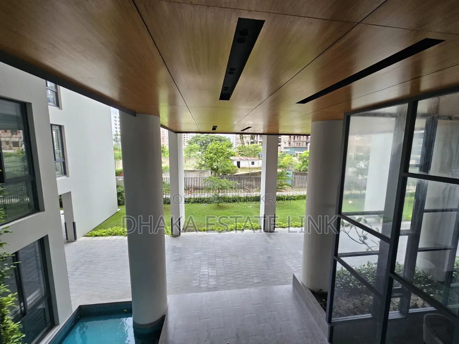 4 Bedroom Apartment in Bashundhara for Sale