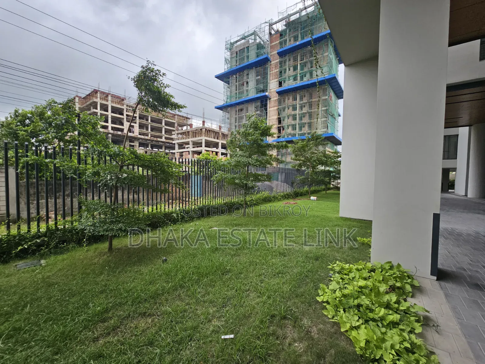 4 Bedroom Apartment in Bashundhara for Sale