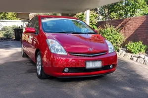 Toyota Prius 4dr Hatchback (1.8L 4cyl gas/electric hybrid CVT) 2016 Red