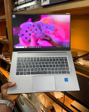 Laptop HP ZBook Studio G8 32GB Intel Core i7 SSD 512GB