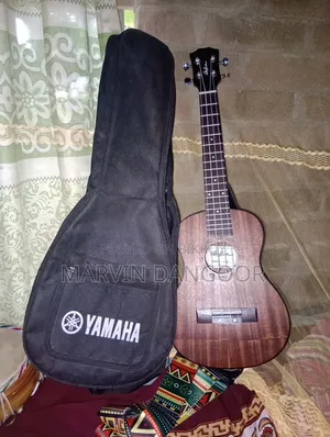 ইউকুলেলে + হাত বাদ্য বিক্রয় হবে