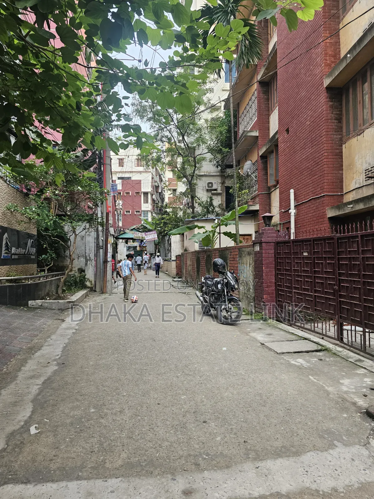 6-story building with 5 katha land for sale in Dhanmondi.